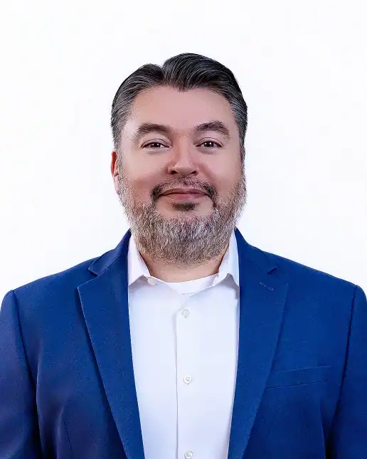 Dr. Alfredo Espinoza of alignwell chiropractic in austin tx